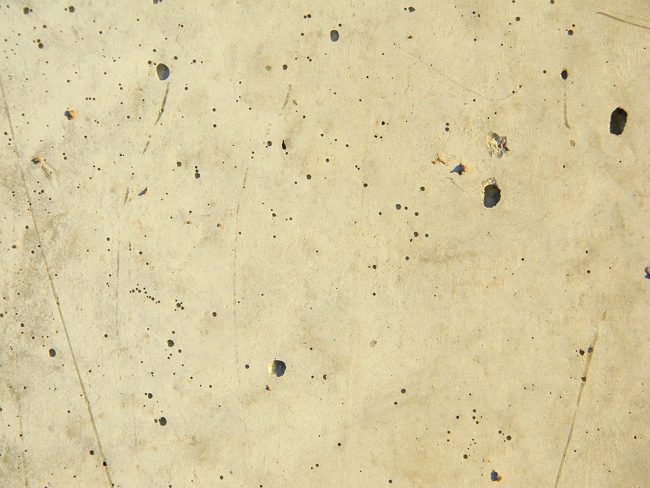 Quels sont les dosages essentiels à connaître pour préparer du béton ? découvrez les différents dosages de mélange de béton pour des constructions solides et durables. guide pratique des proportions idéales pour béton standard, résistants et spécifiques.